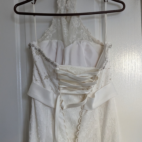 Halter Style Wedding Gown with Train - Picture 8 of 11